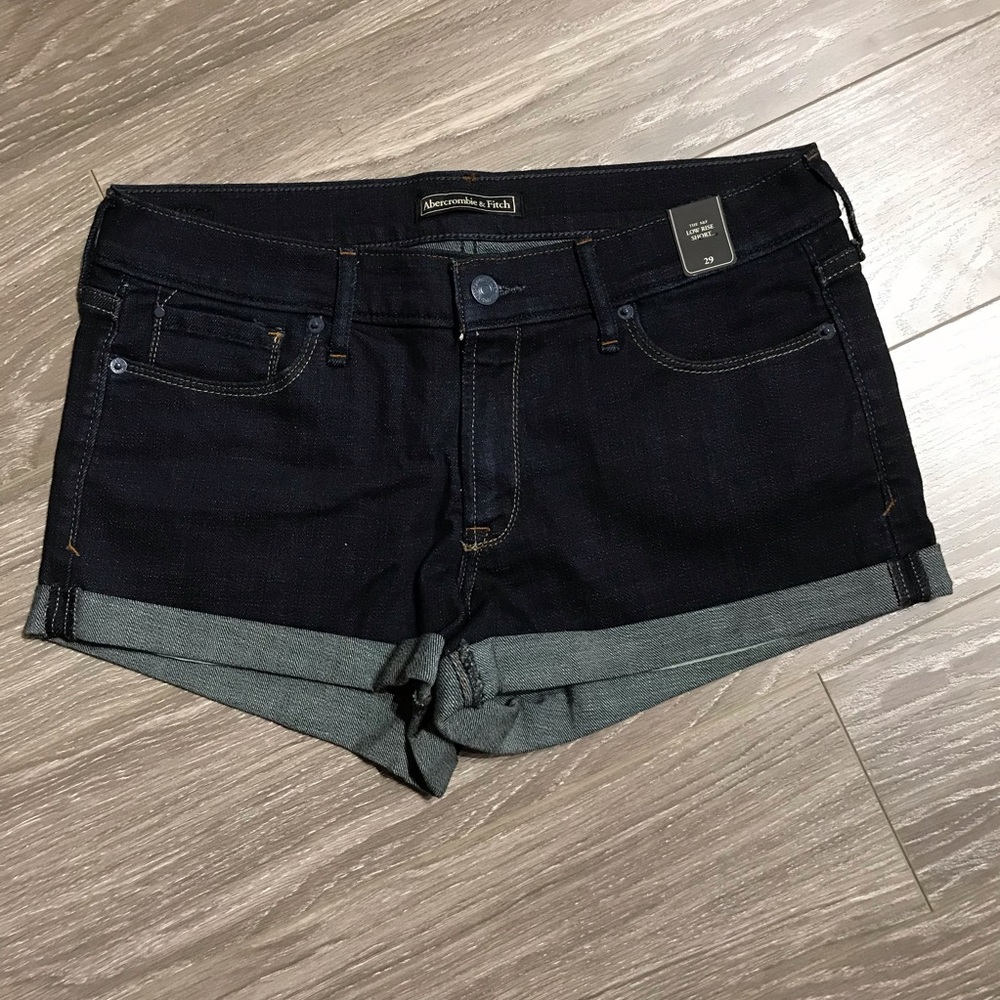 NWT The A&F Low Rise Short